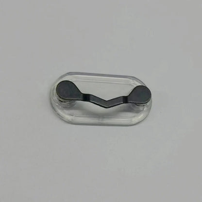 Magnetisk glasögonhållare för kläder